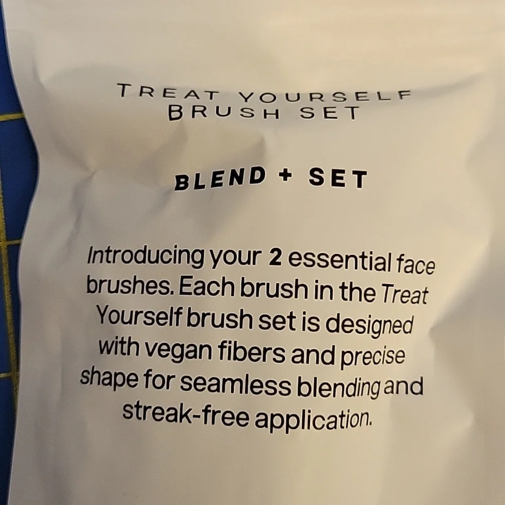 TYS Beauty Powder & Blush Essential Face Brushes Set of 2 New In Package